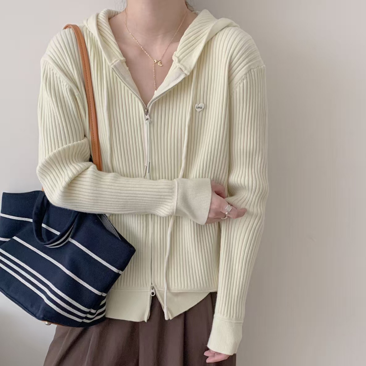 小涂豆家戴帽拉链针织毛衣