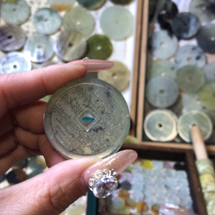 岫玉岫玉挂件未镶嵌