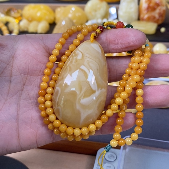 琥珀裸石未镶嵌水滴