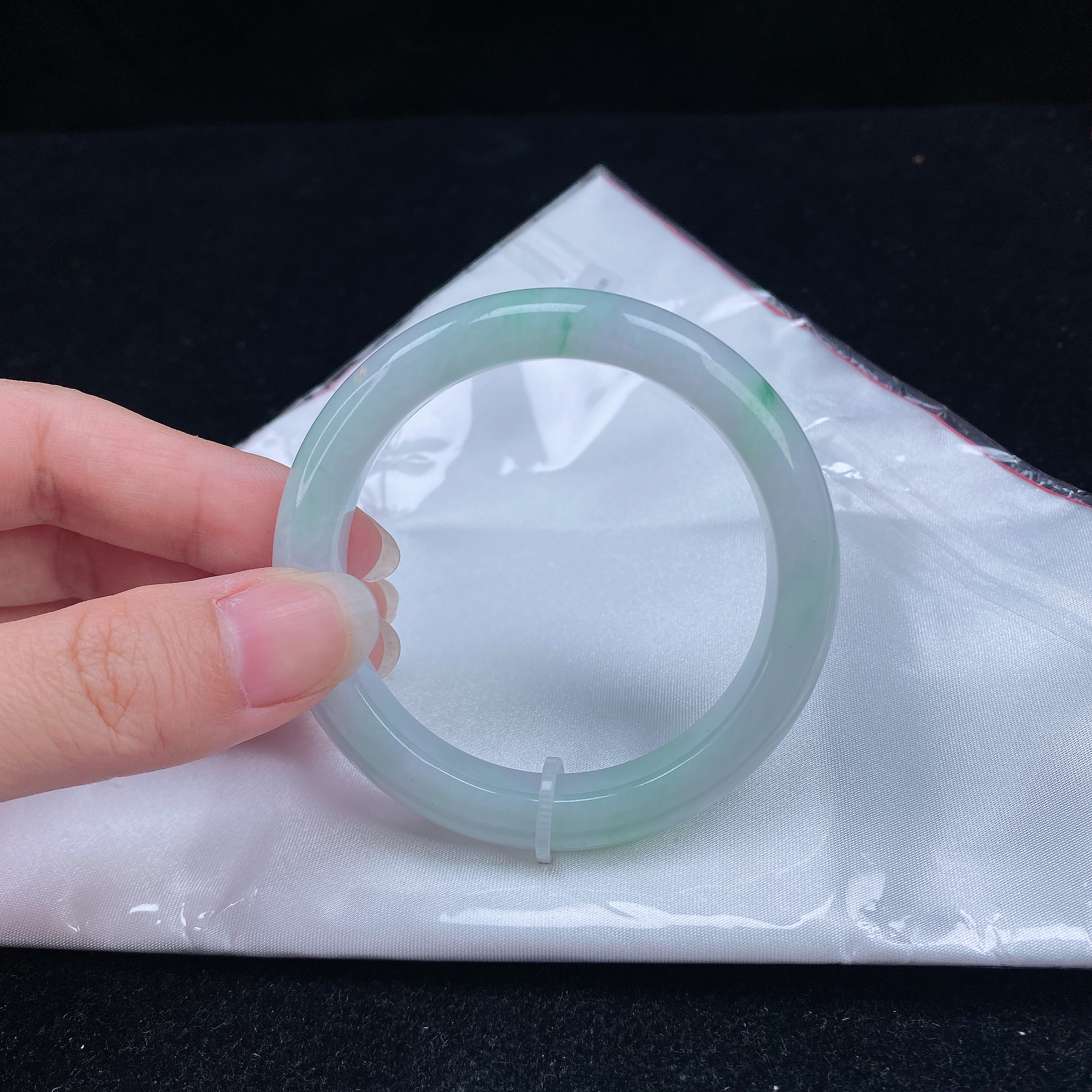 53圈口缅甸翡翠A货老坑细糯种淡绿底飘色花细条正圈玉镯正品珠宝