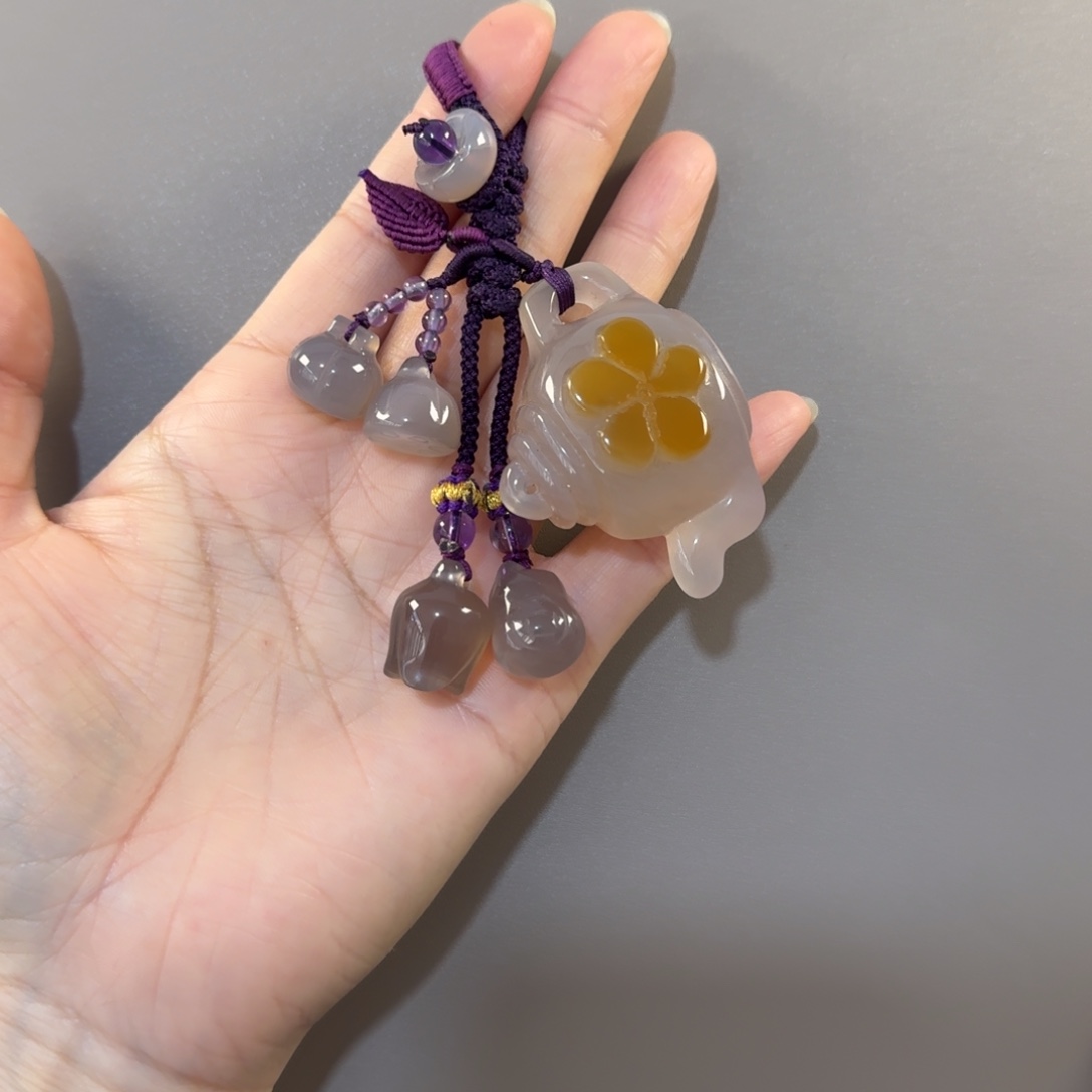 岁***好玛瑙/玉髓未镶嵌钥匙挂件