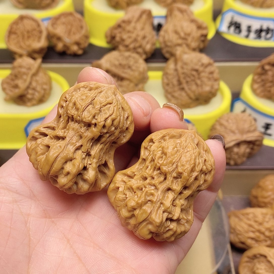 文玩核桃吊坠花生