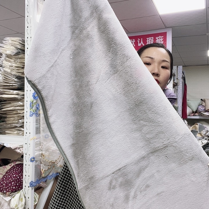 毛绒啦咯啦咯啦咯啦咯啦