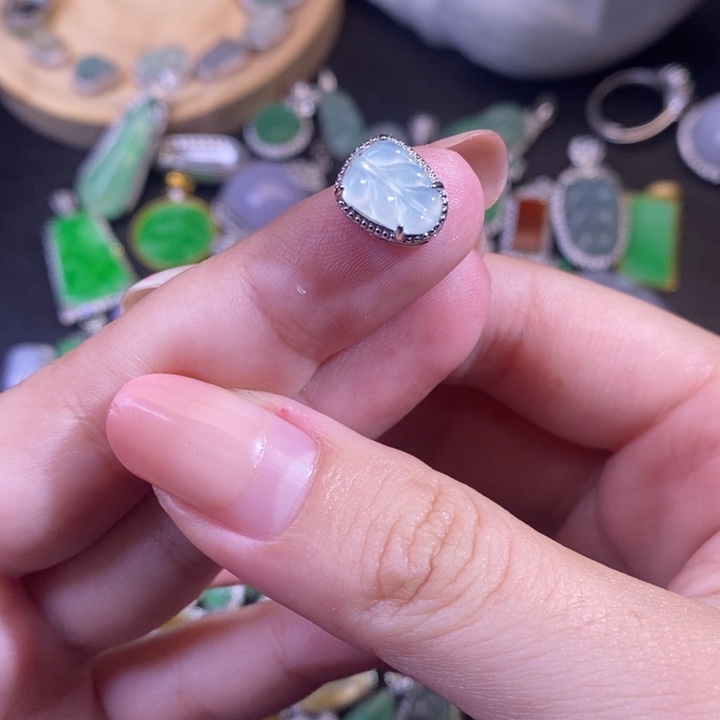 颈饰未镶嵌翡翠翡翠