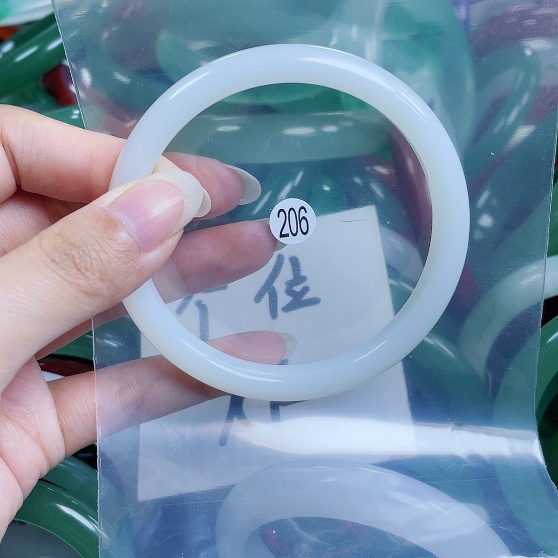 【闪购商品】石英质玉手镯未镶嵌62