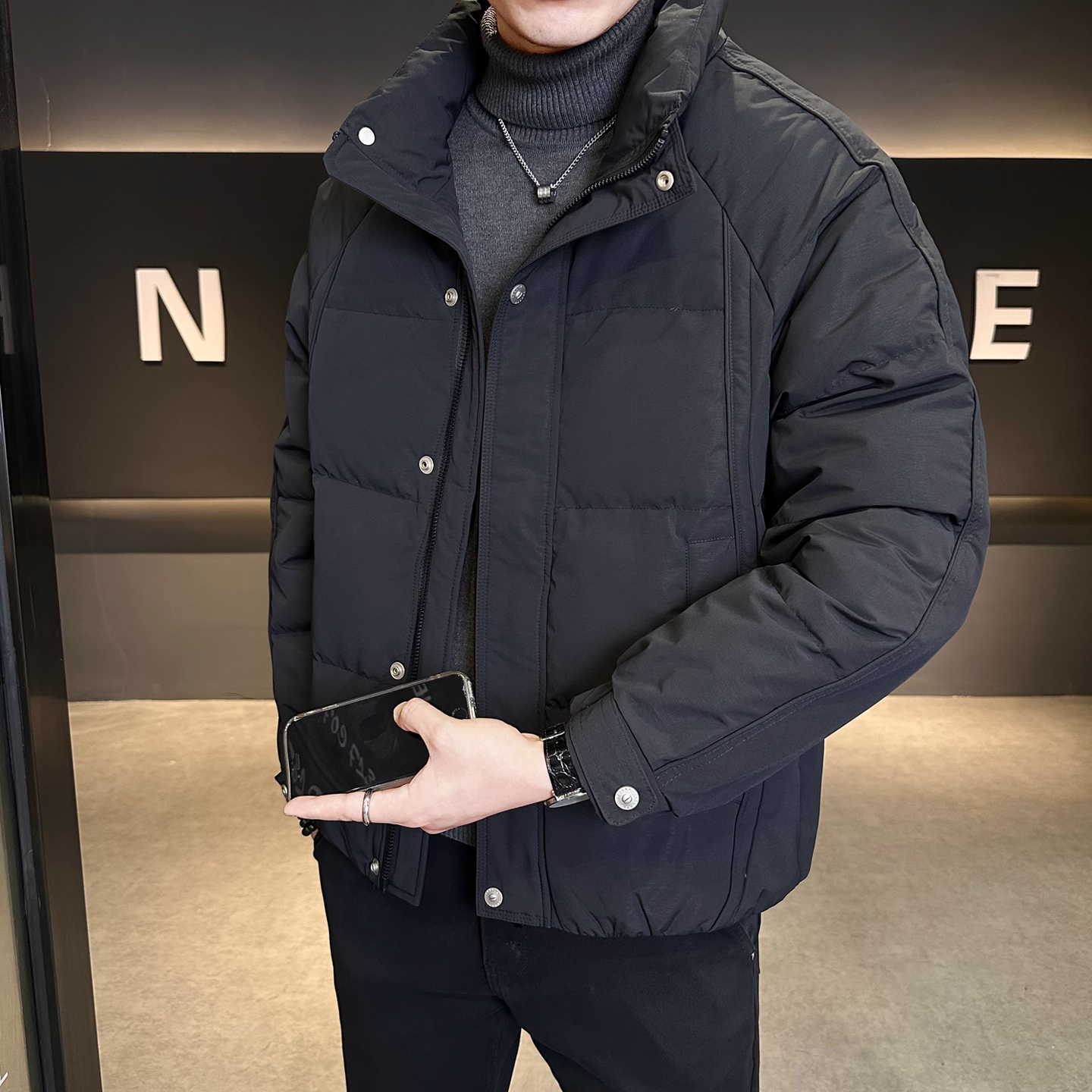 男士羽绒服男款秋冬款2025新款潮牌帅气休闲加厚保暖立领短款外套