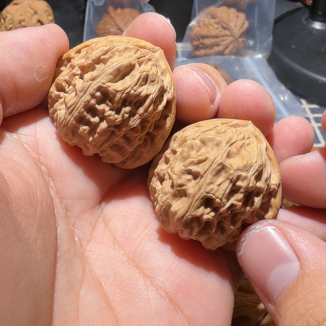 文玩核桃把件三角白