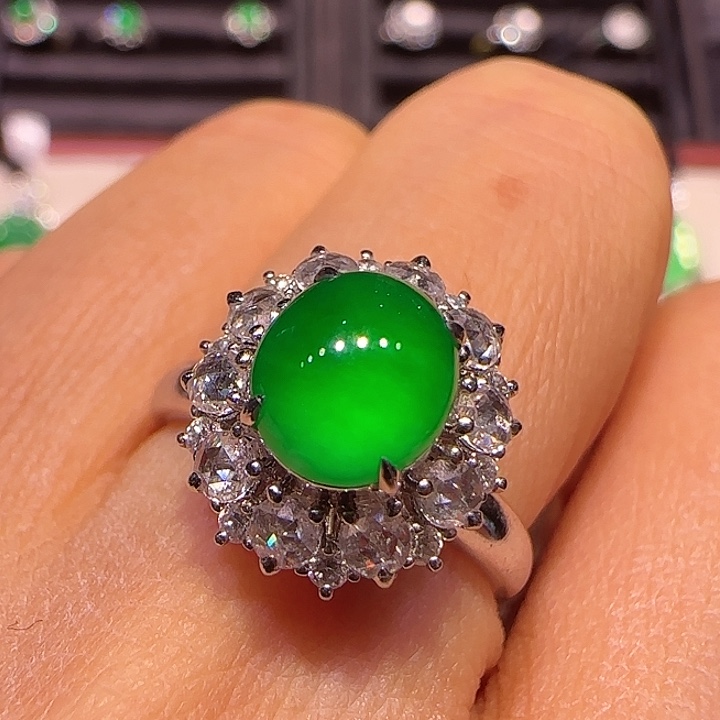 翡翠戒指18K金镶嵌戒指