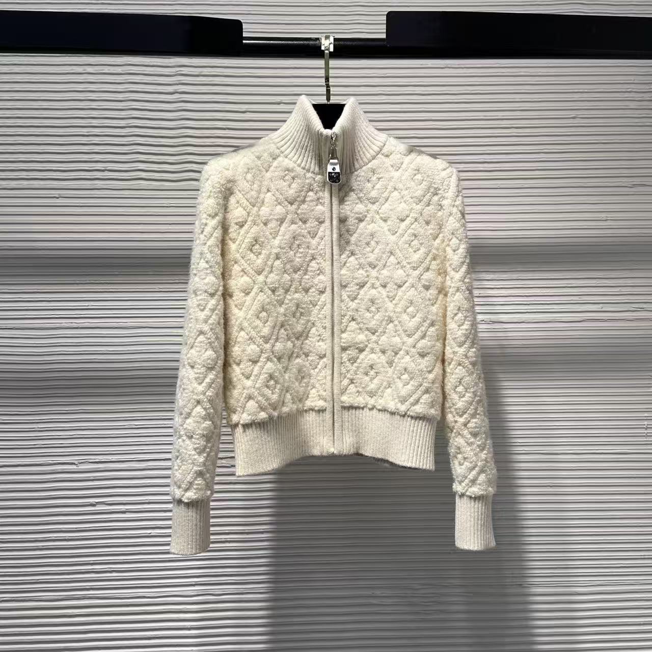 女立领毛针织衫春季亮丝针织开衫时尚女装针织轻奢B372