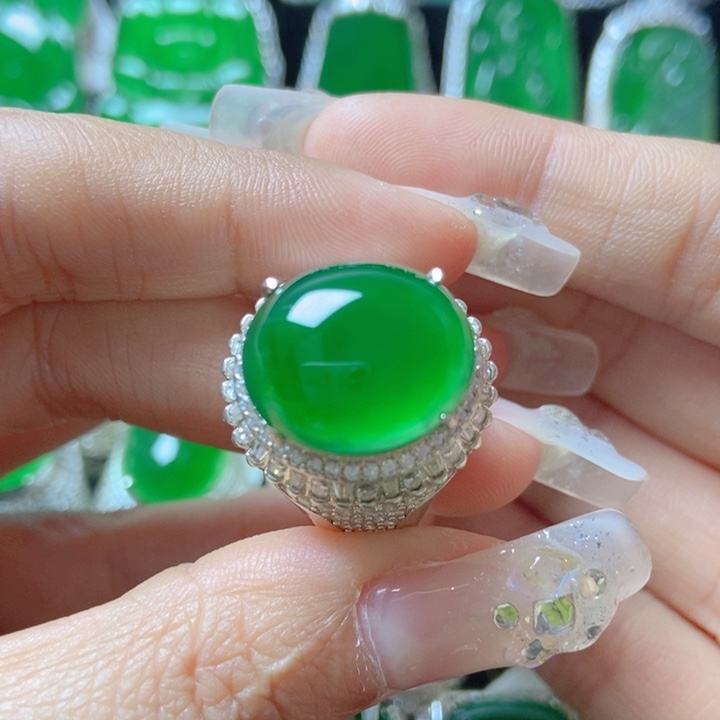 翡翠颈饰未镶嵌1659278。