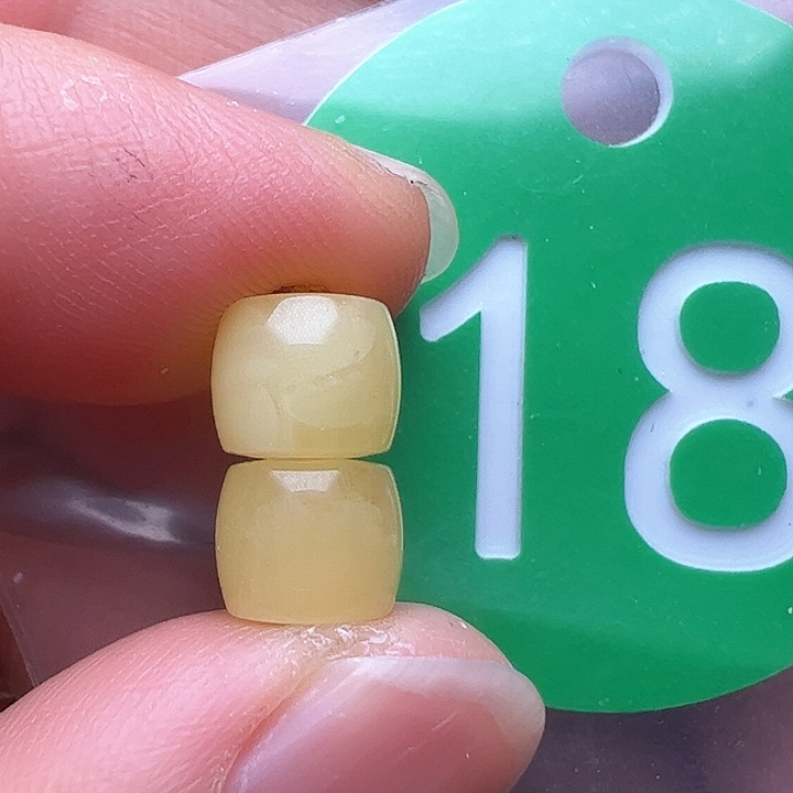 蜜蜡裸石未镶嵌7.3m m