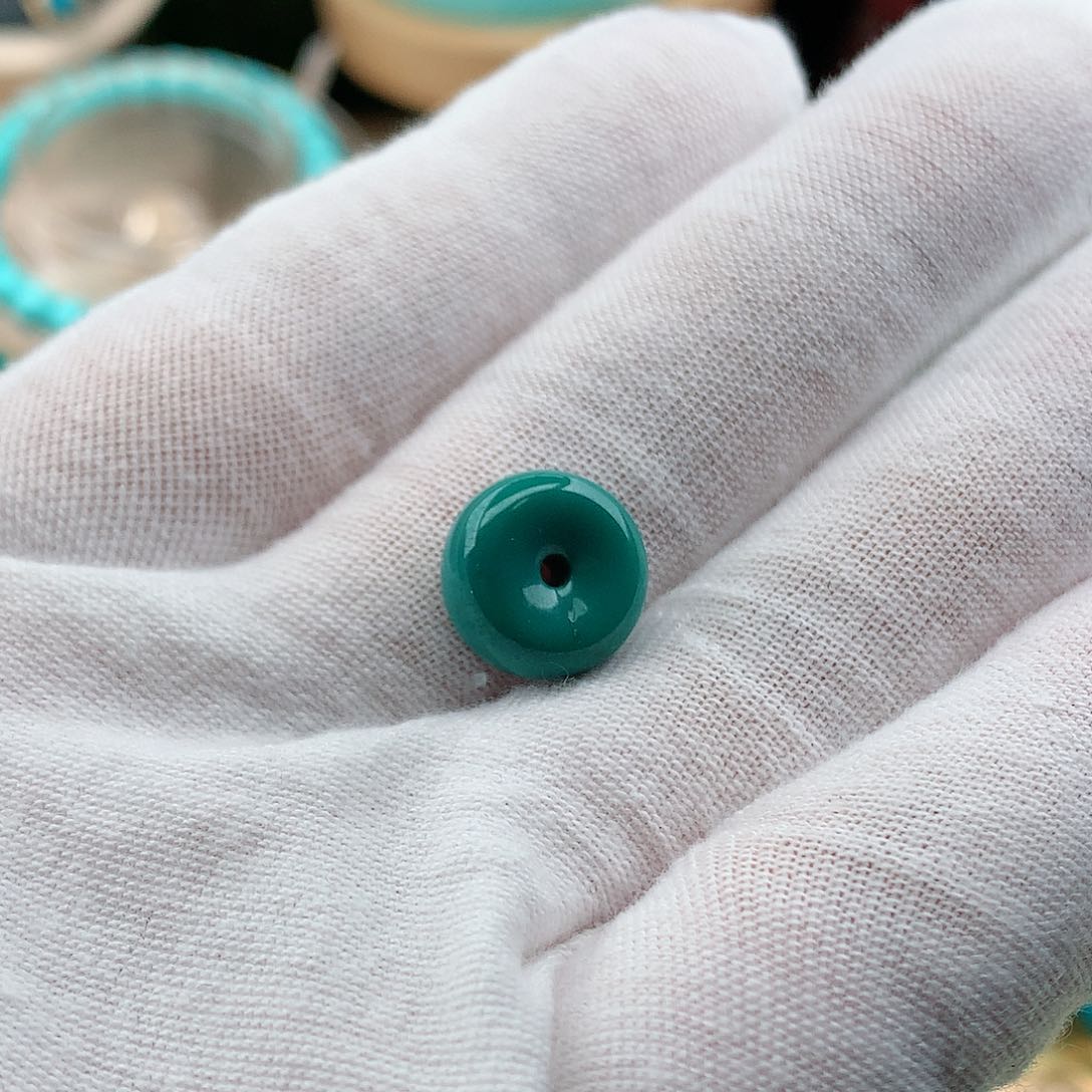 绿松石颈饰未镶嵌