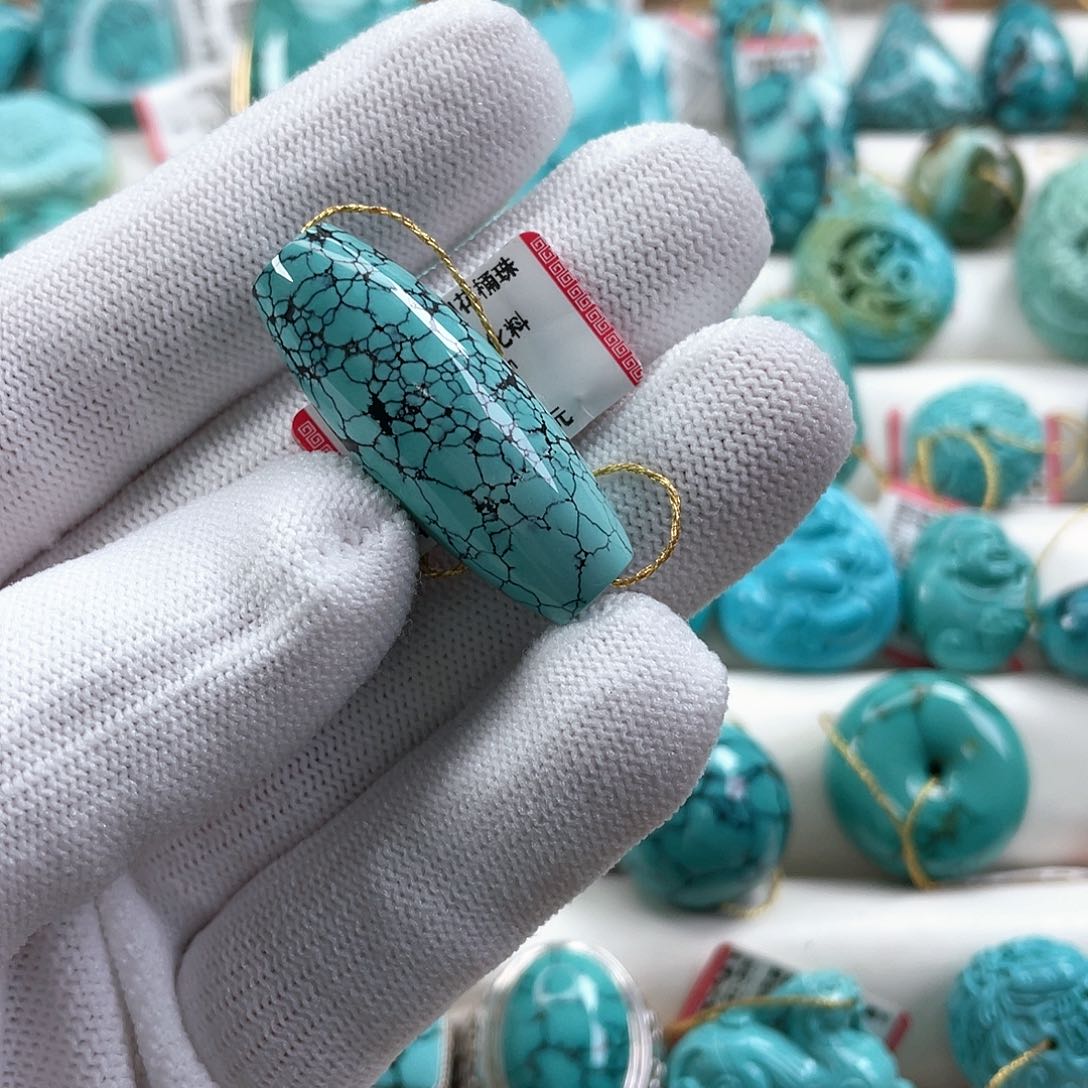 绿松石颈饰未镶嵌