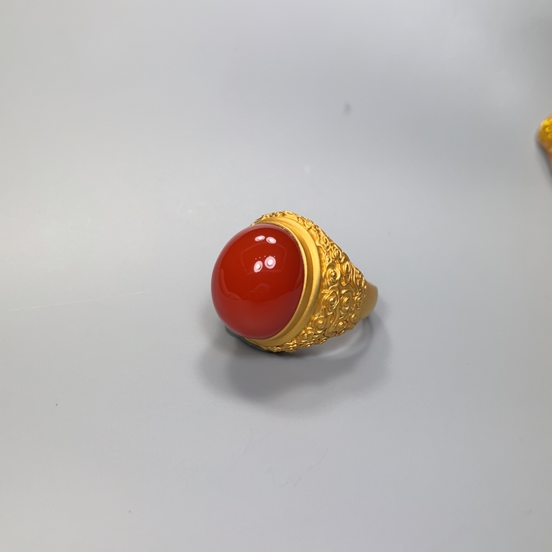 南红玛瑙柿子红戒指百米洞18K金镶嵌