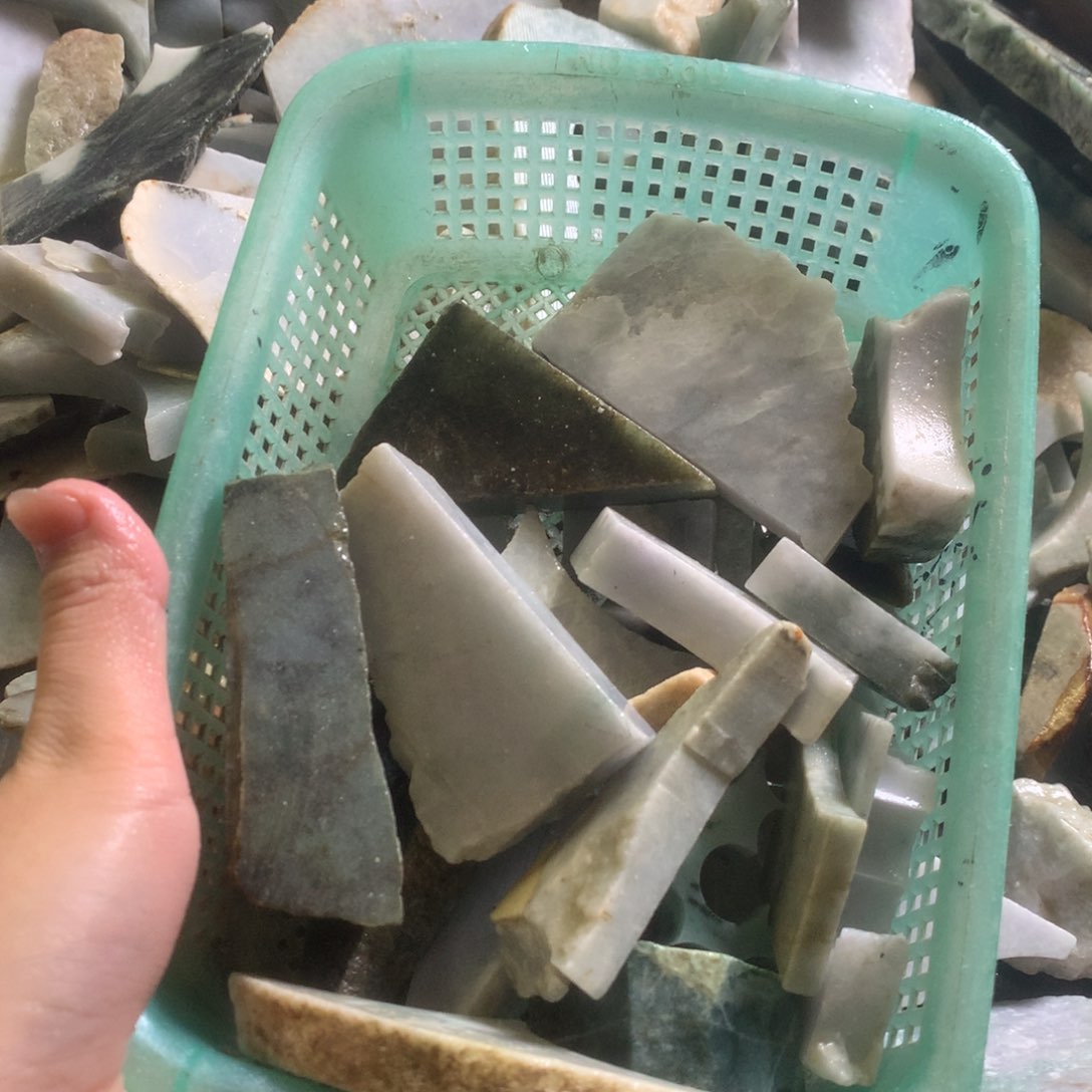 翡翠颈饰未镶嵌缅甸翡翠