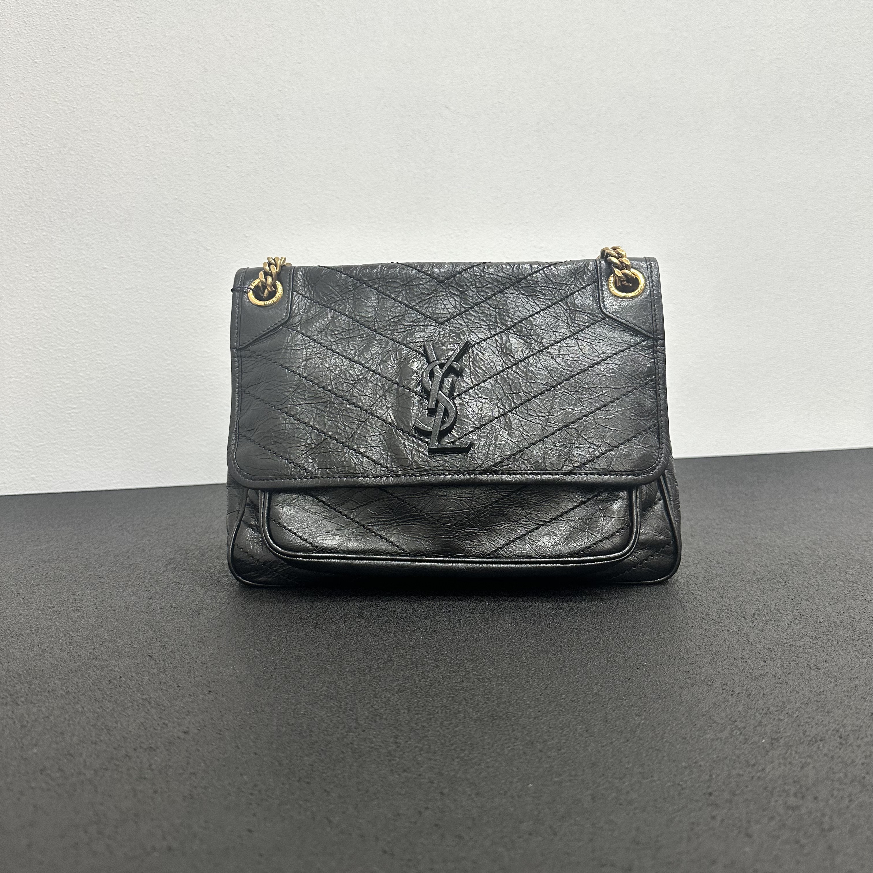 99新 YSL/圣罗兰 壹所/niki 中号 黑金 斜跨包 新款  