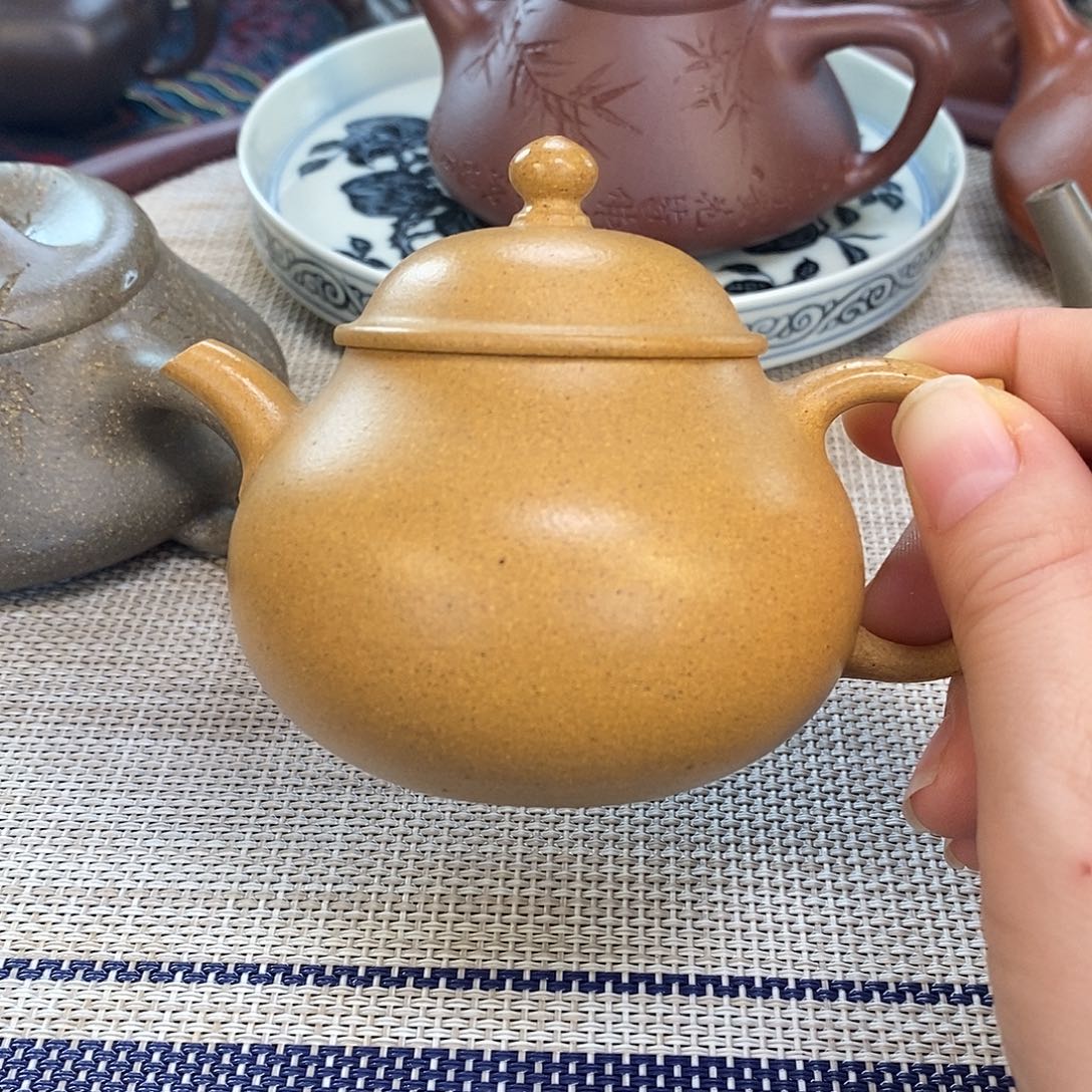 紫砂茶壶黄龙山原矿紫泥制作