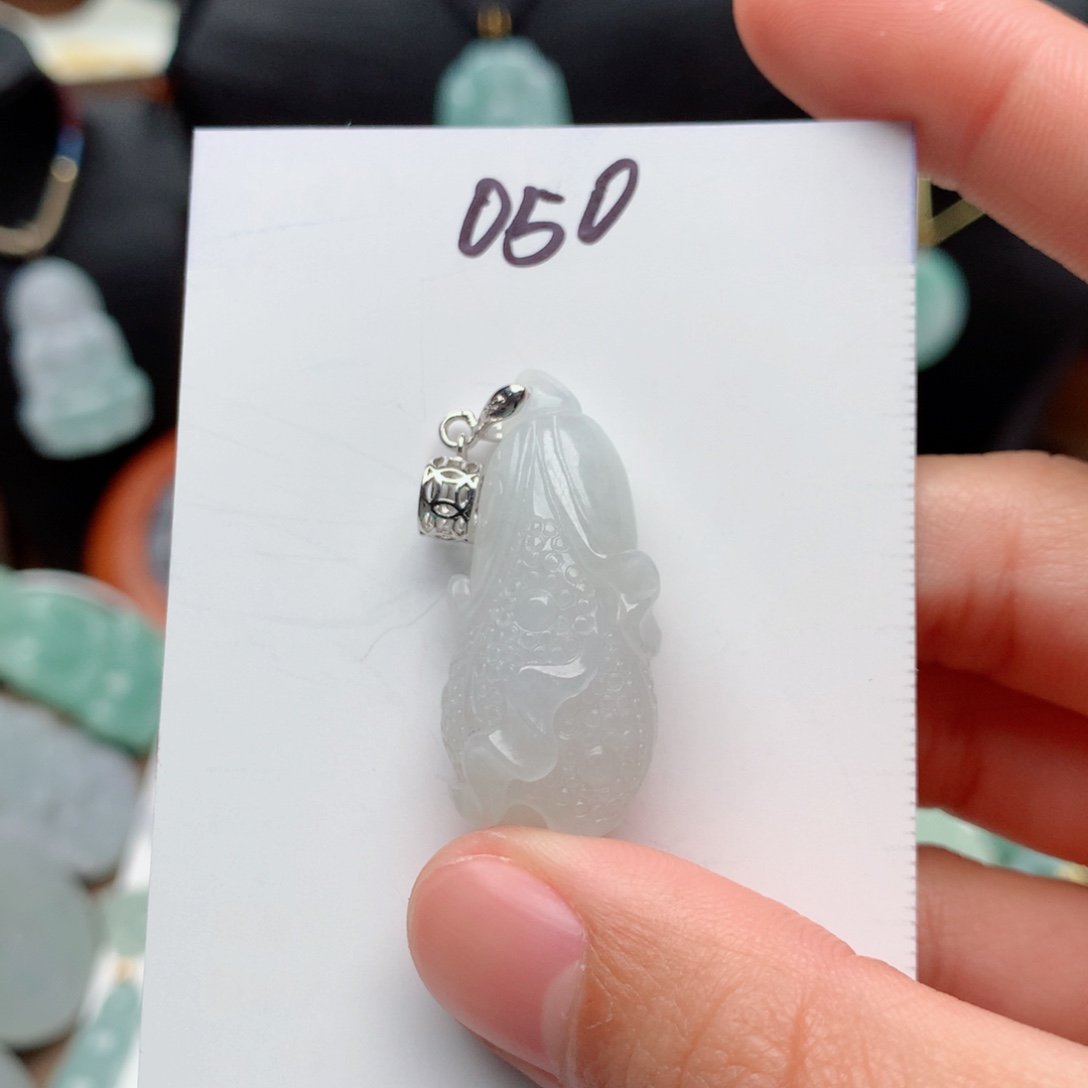 翡翠颈饰银S925镶嵌吊坠