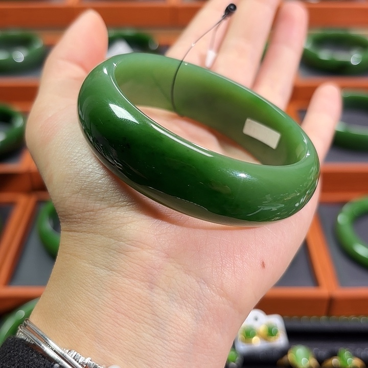 治***剪和田玉（糖玉）未镶嵌手镯