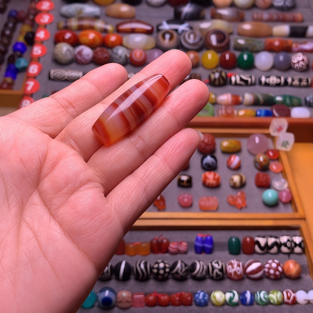 亿****玛瑙/玉髓未镶嵌颈饰