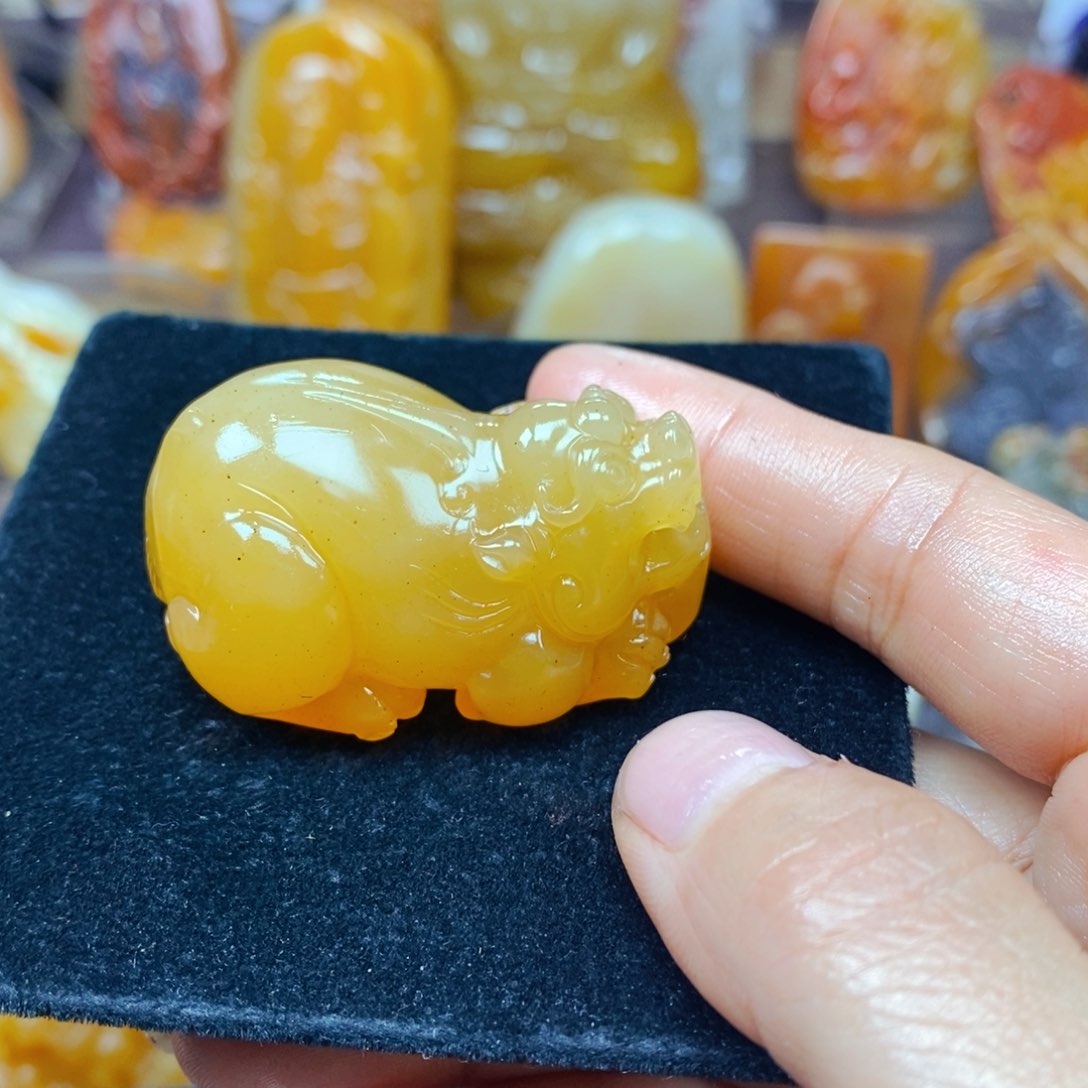 石英质玉（黄龙玉）未镶嵌吊坠(不含链)