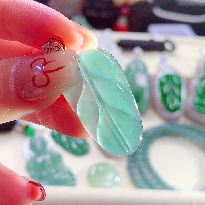 翡翠颈饰银S925镶嵌天然