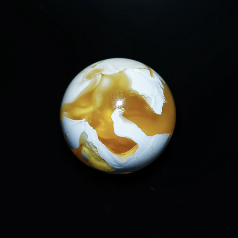 【段掌柜·21.2mm】橘紅金溶洞妖孽漆瓷白蜜蜡圆珠·打孔不予退货