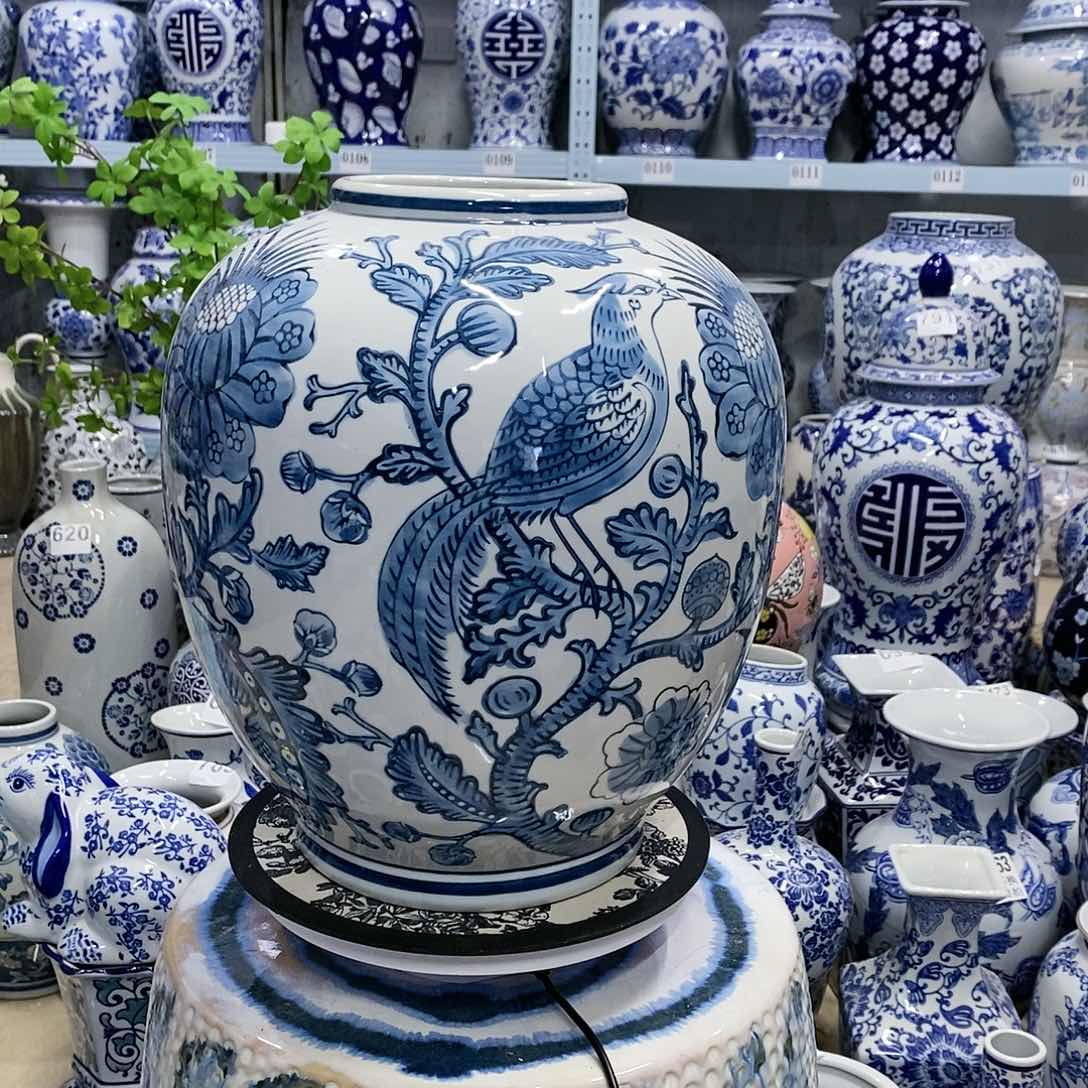 【闪购商品】摆件大肚瓶瓷器摆件………………………………