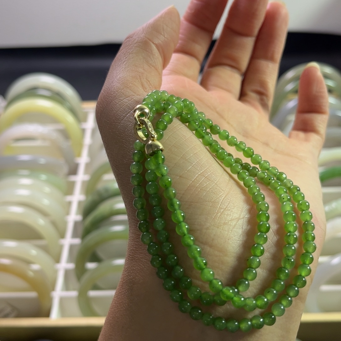 项链未镶嵌和田玉（碧玉）