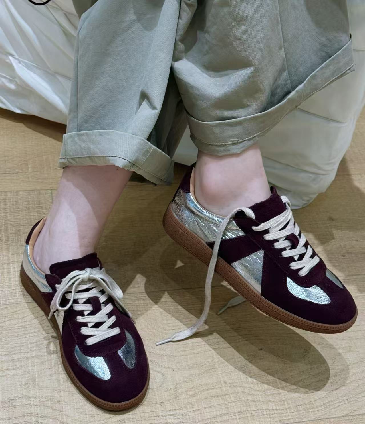 1121-12 女士休闲百搭舒适休闲德训板鞋  LBR  53101