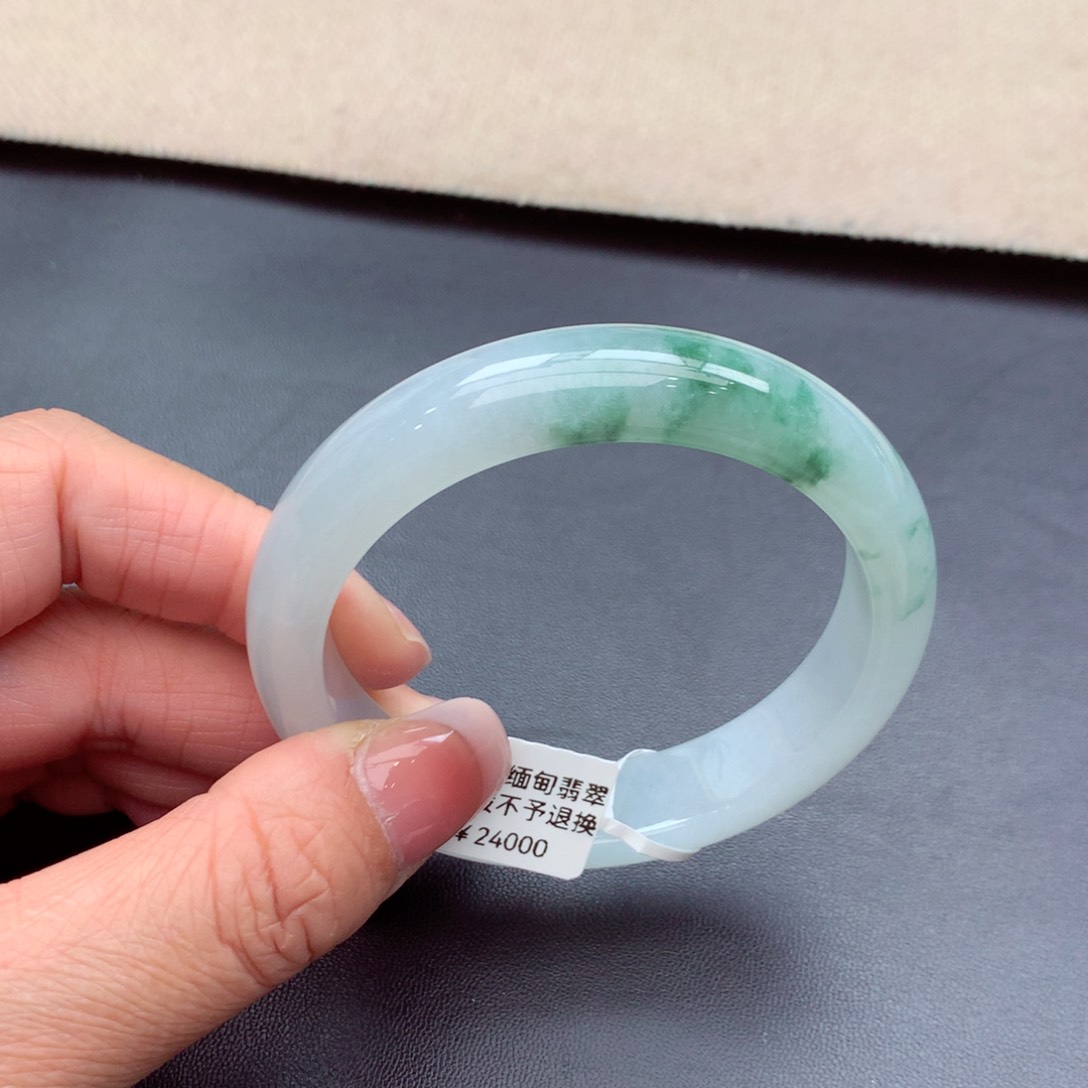 翡翠手镯未镶嵌缅甸翡翠手镯