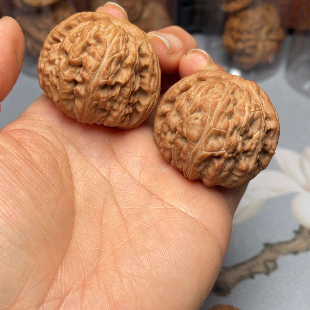 【闪购商品】文玩核桃吊坠球白…….