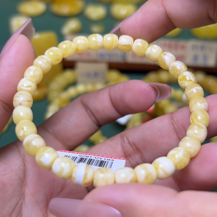 蜜蜡未镶嵌珠宝奇石