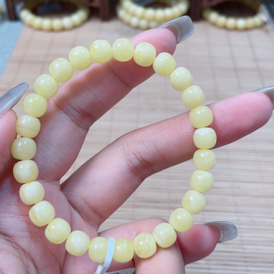 未镶嵌蜜蜡裸石蜜蜡70