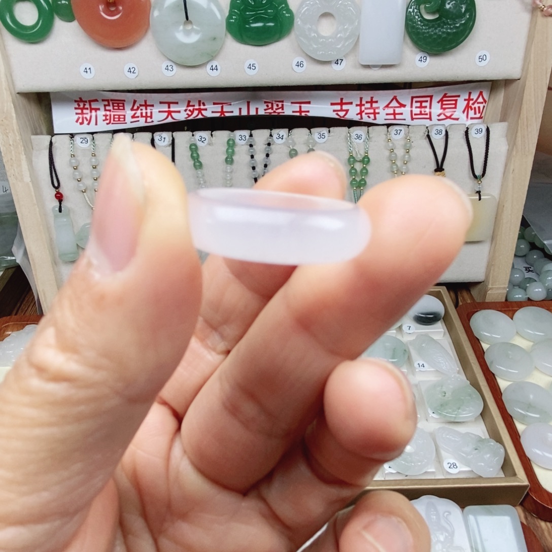 石英质玉（天山翠）合金颈饰