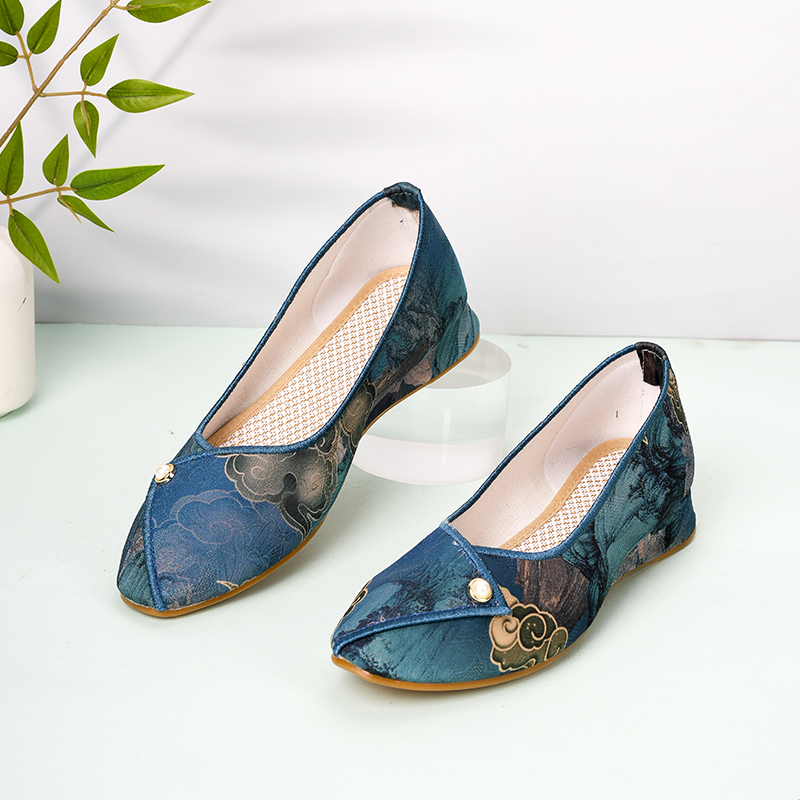 原创民族风设计时尚百搭浅口透气立体装饰布鞋绣花鞋女723-79