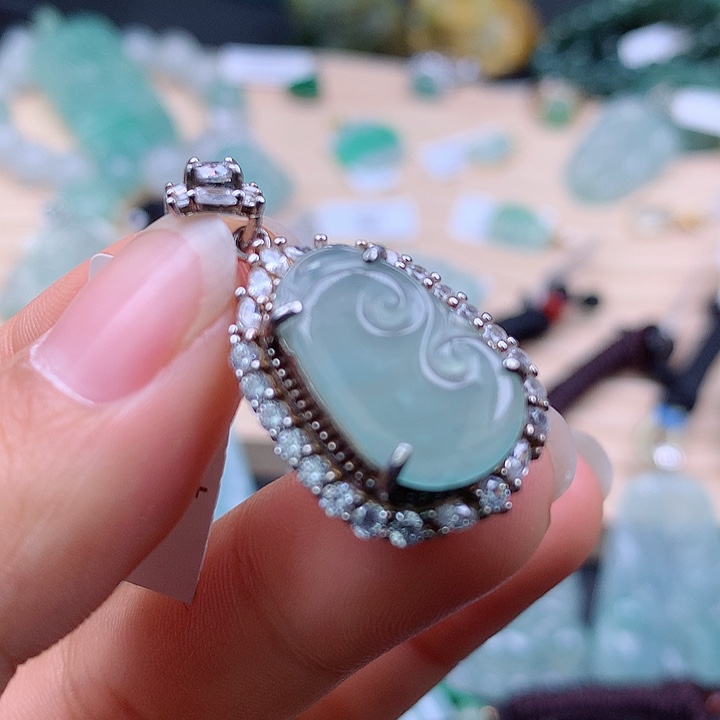 【闪购商品】翡翠颈饰银S925镶嵌翡翠吊坠