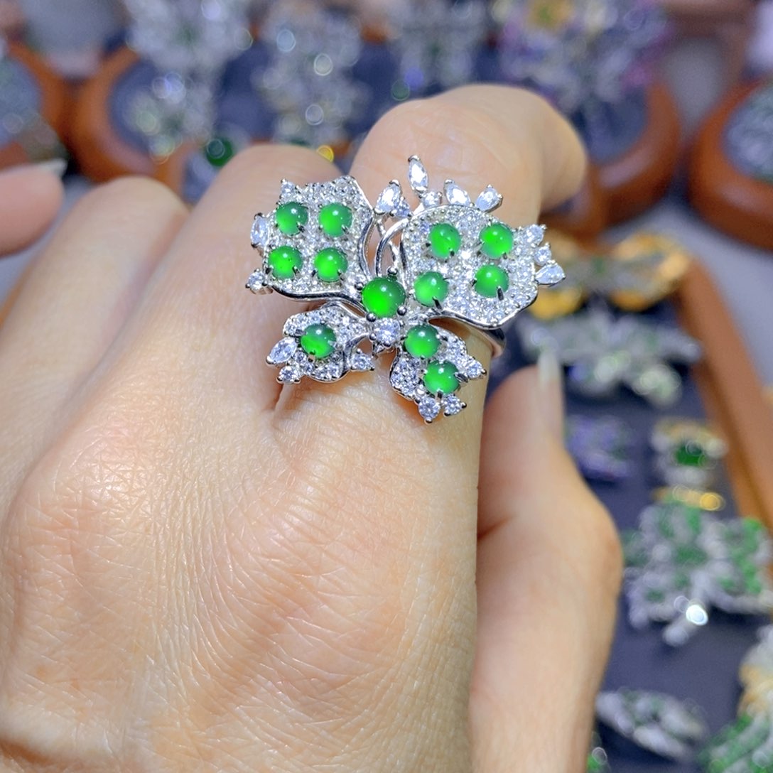 翡翠颈饰银S925镶嵌天然翡翠