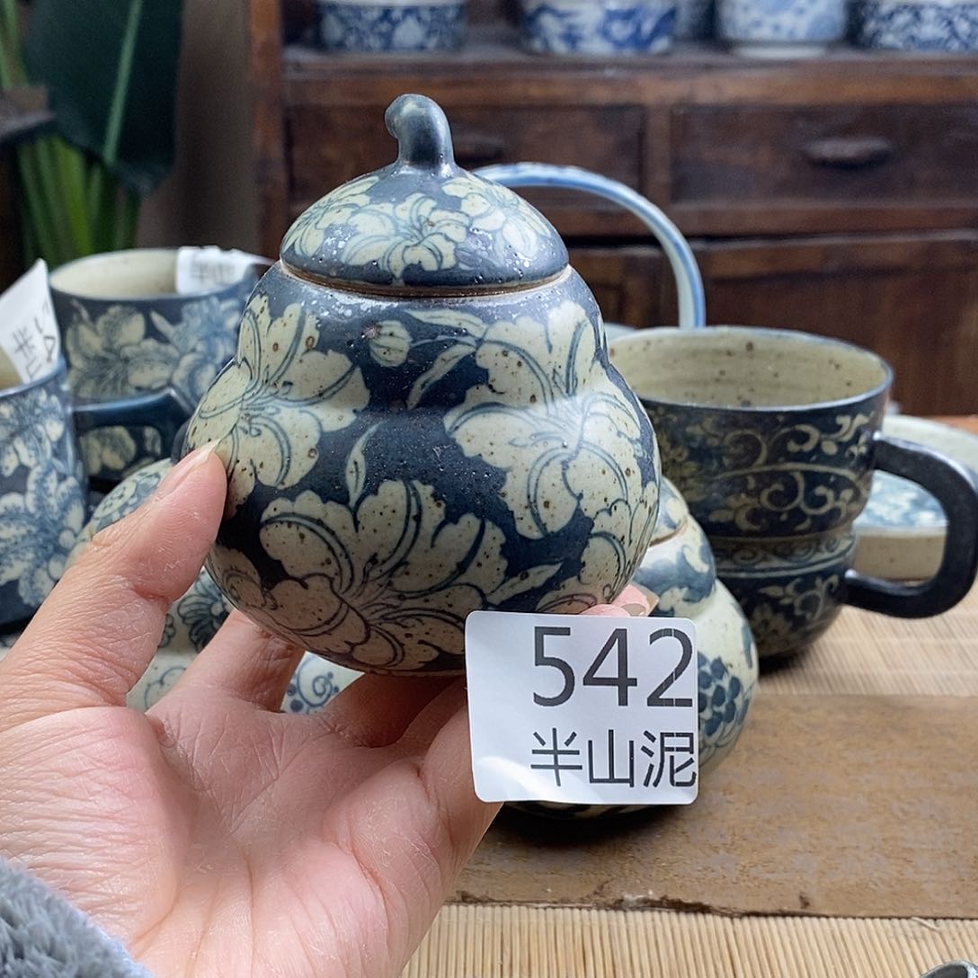 手工手绘青花陶瓷