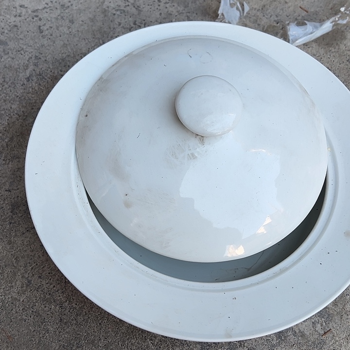 瓷片其它陶瓷汤锅一个陶瓷