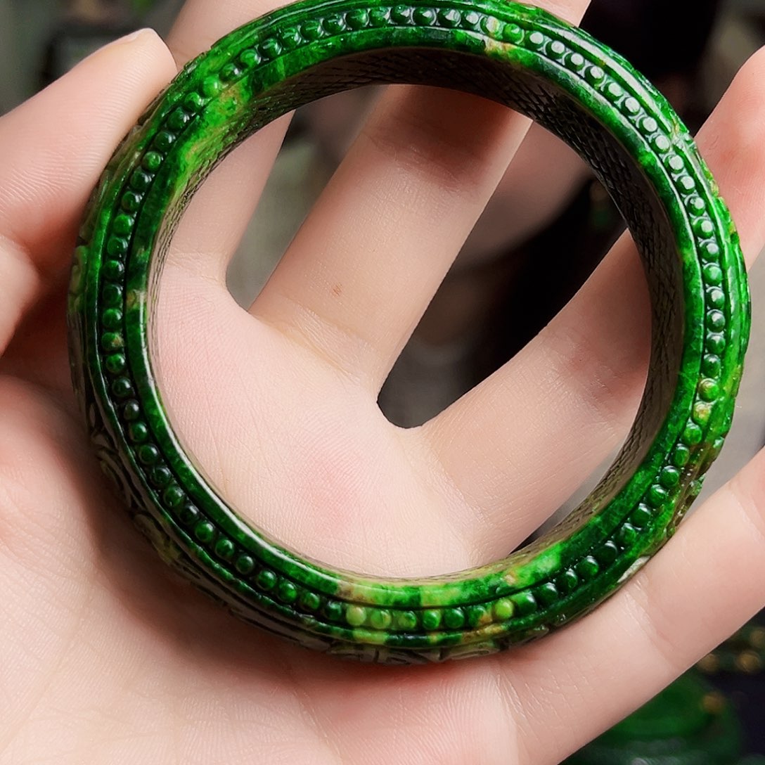 颈饰未镶嵌翡翠多样性