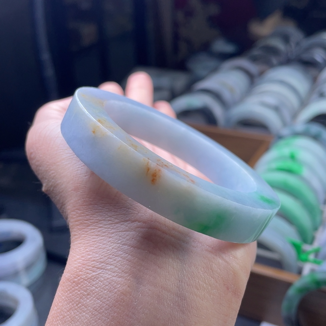 定制翡翠未镶嵌翡翠手镯