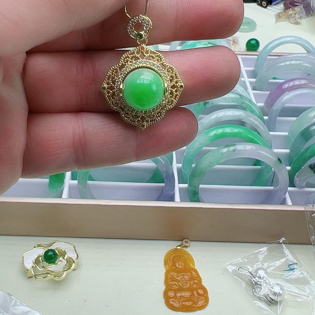 翡翠吊坠(赠链)银S925镶嵌