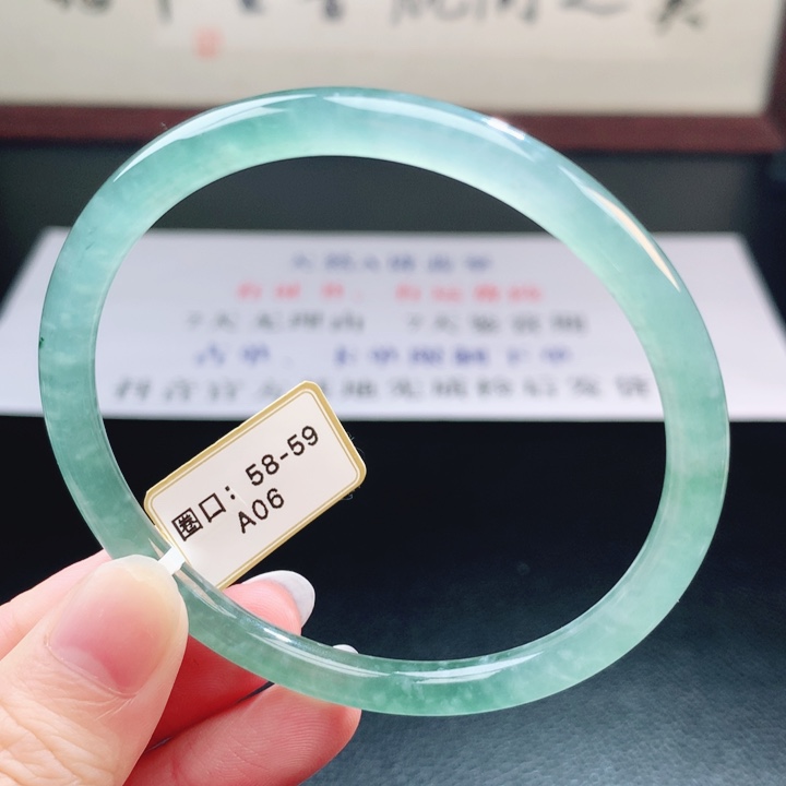 翡翠未镶嵌手镯翡翠手镯3