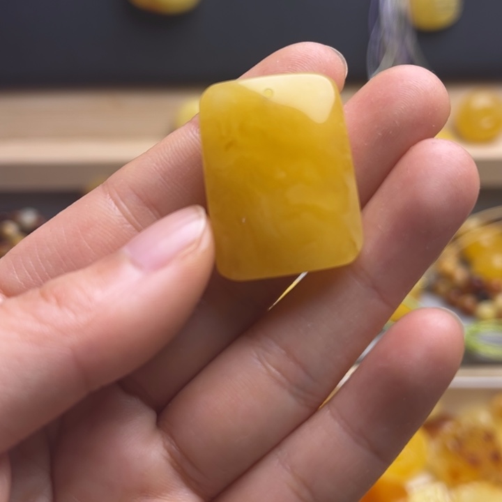 蜜蜡颈饰未镶嵌蜜蜡吊坠