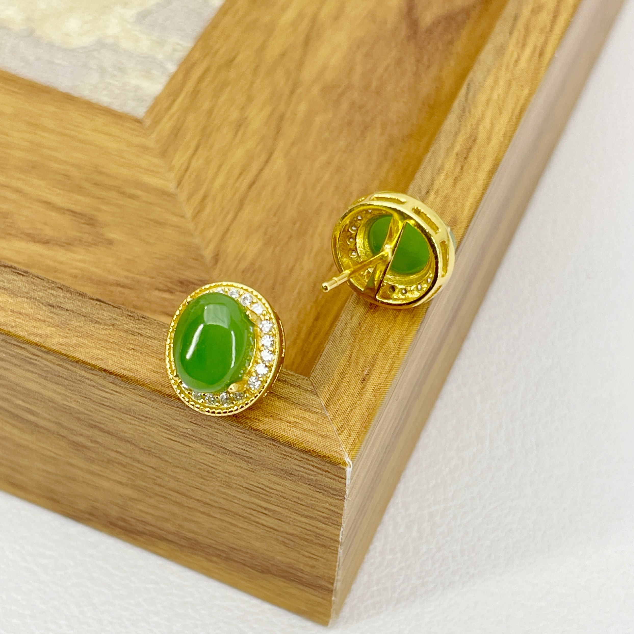 天然和田玉碧玉S925银镶嵌耳钉经典绿色复古百搭气质精致小众耳饰