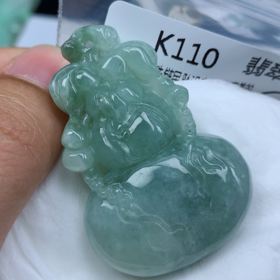 翡翠颈饰未镶嵌吊坠