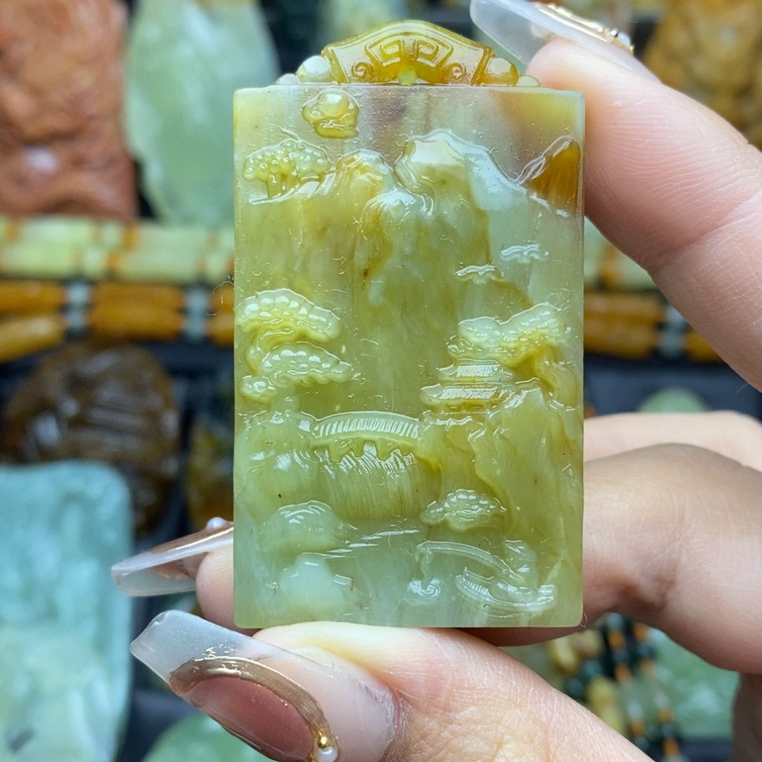 蛇纹石玉未镶嵌颈饰