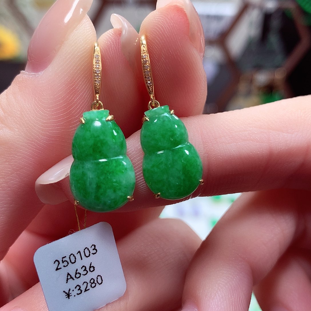 翡翠耳饰18K金镶嵌天然翡翠