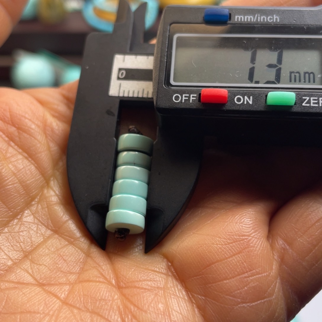 绿松石颈饰未镶嵌